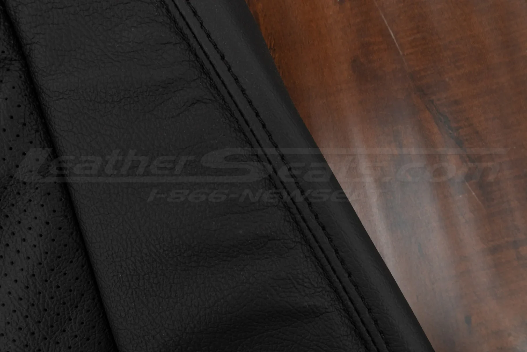 Black double stitching on black leather - BMW Z3 backrest